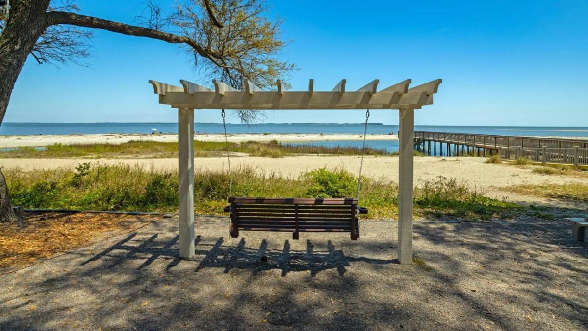 Walk To The Beach Waterfront Oasis Hilton Head Island Exterior foto